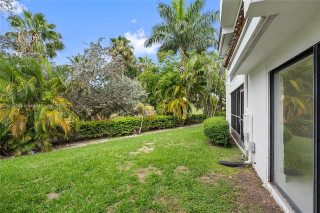 20218 NE 34th Ct Unit 52, Aventura, FL 33180 - view of green lawn