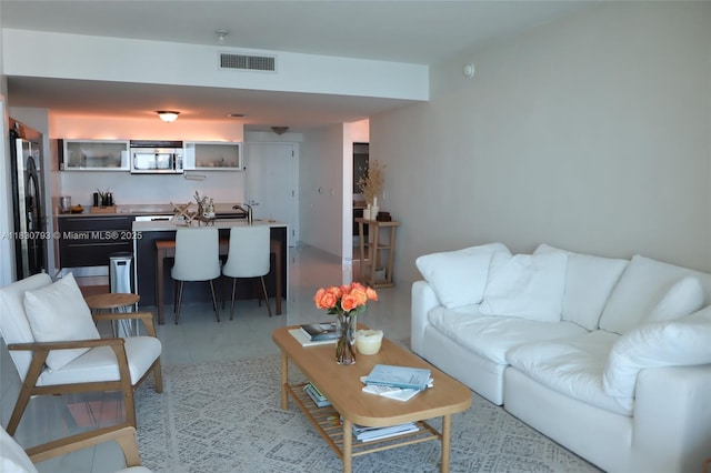 1900 N Bayshore Dr Unit 3804, Miami, FL 33132 - living area featuring bar with sink