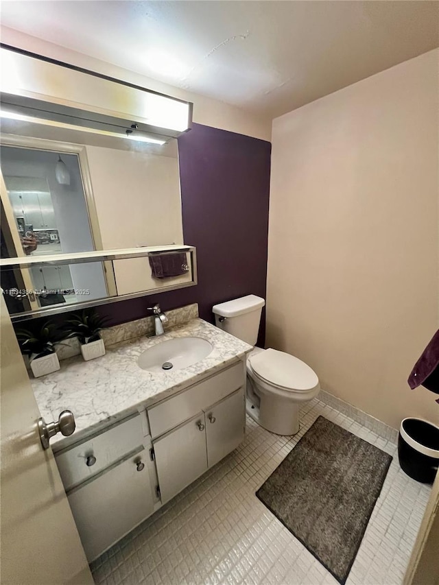 1470 NE 125th Ter Unit 814, North Miami, FL 33161 - bathroom with toilet and vanity