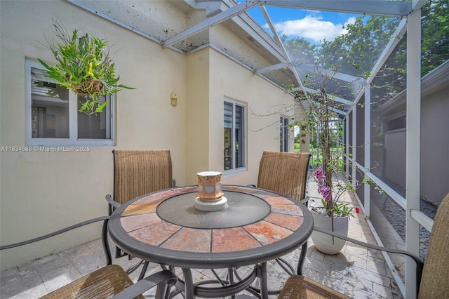 1211 E Wilshire Cir, Pembroke Pines, FL 33027 - sunroom with outdoor dining area