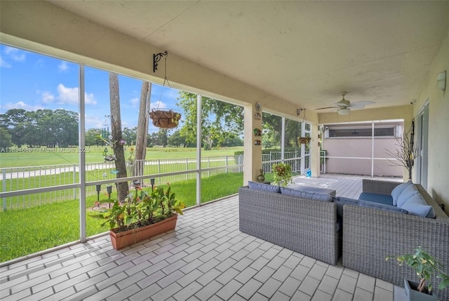 1211 E Wilshire Cir, Pembroke Pines, FL 33027 - sunroom featuring a ceiling fan