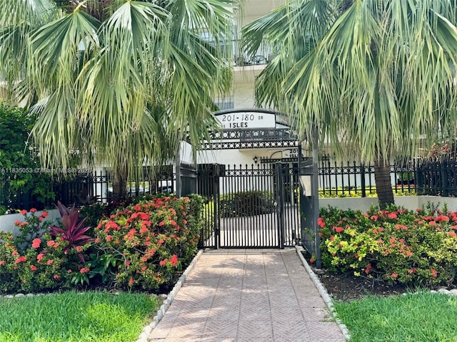 201 180th Dr Unit 114, Sunny Isles Beach, FL 33160 - photo 1