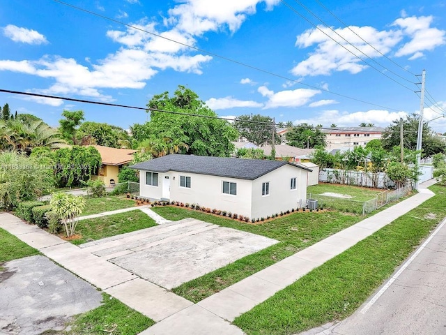 5201 Wiley St, Hollywood, FL 33021 - view of front facade featuring stucco siding