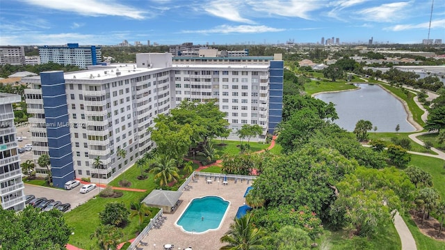 4350 Hillcrest Dr Unit 306, Hollywood, FL 33021 - view of urban area featuring a pool and a large body of water