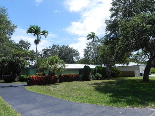 8225 SW 97th St, Miami, FL 33156 - view of front of home with a front yard