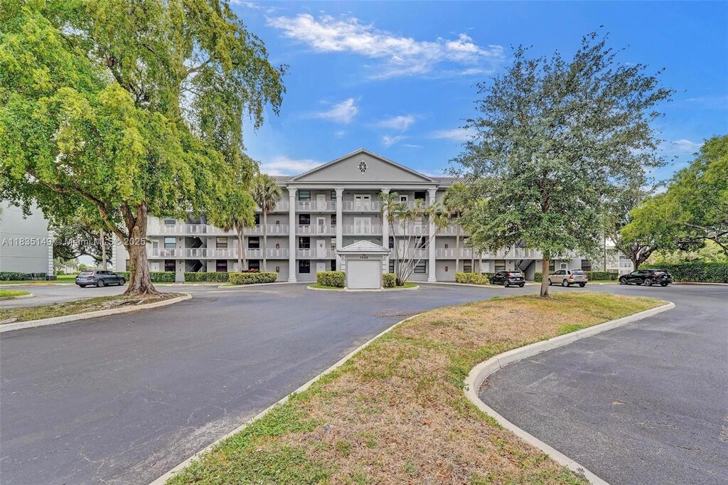 1530 Whitehall Dr Unit 204, Davie, FL 33324 - view of property