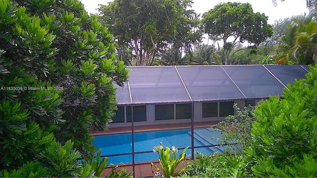 8225 SW 151st St, Palmetto Bay, FL 33158 - view of swimming pool