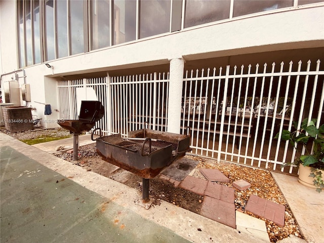3545 NE 166th St Unit 805, North Miami Beach, FL 33160 - view of patio