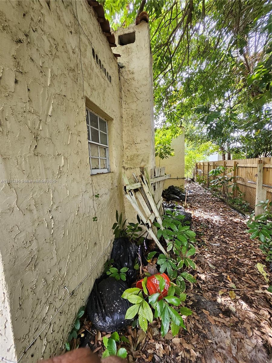 6721 NW 3rd Ave, Miami, FL 33150 - view of property exterior