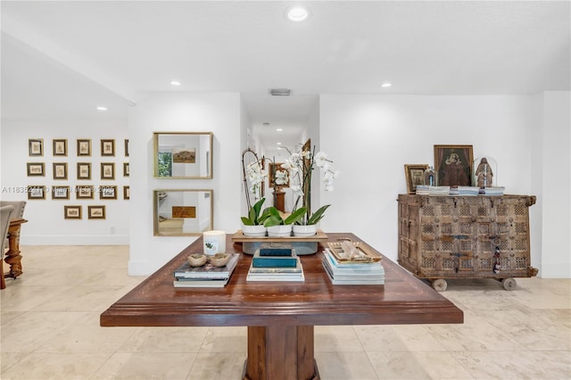 10821 SW 92nd Ave, Miami, FL 33176 - detailed view of recessed lighting