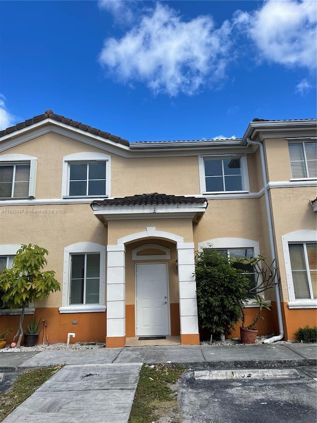 7317 NW 174th Ter Unit 102, Hialeah, FL 33015 - multi unit property featuring stucco siding