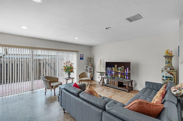 8256 NW 9th Ct Unit 2, Plantation, FL 33324 - living area featuring recessed lighting