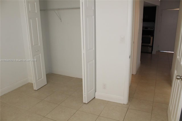 101 NE 41st St Unit F107, Oakland Park, FL 33334 - view of closet