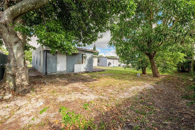 1200 NW 11th Ct, Fort Lauderdale, FL 33311 - view of yard