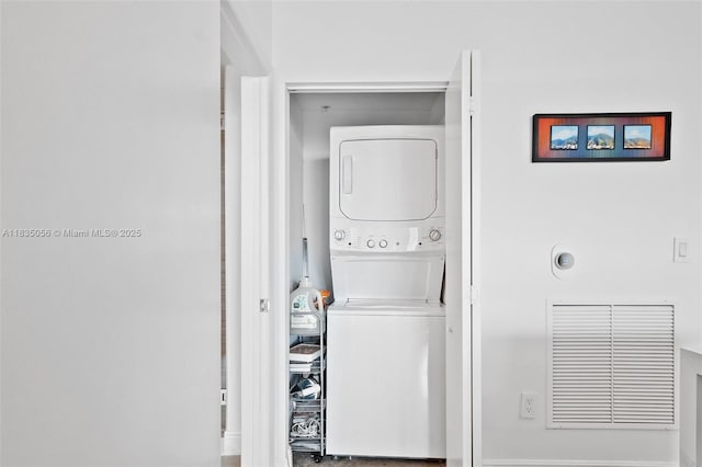 90 SW 3rd St Unit 3810, Miami, FL 33130 - laundry room featuring stacked washer and clothes dryer