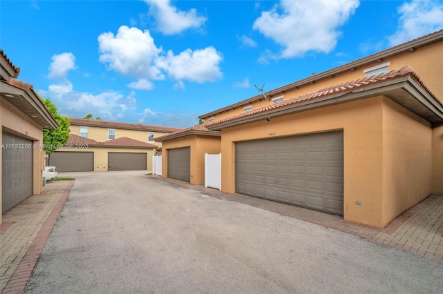 14646 SW 13th St, Pembroke Pines, FL 33027 - view of garage