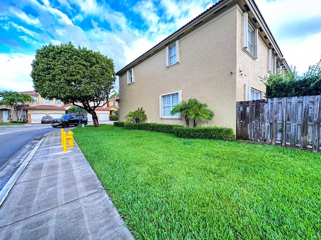 7427 NW 113th Path, Doral, FL 33178 - view of side of home with stucco siding