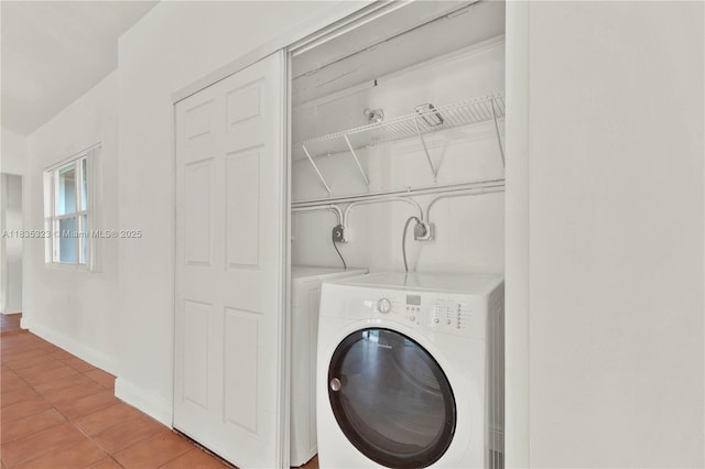 15831 Palmetto Club Dr, Miami, FL 33157 - laundry room featuring independent washer and dryer and light tile patterned floors