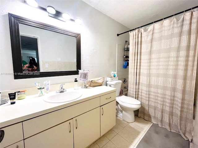 9974 SW 88th St Unit 1033, Miami, FL 33176 - full bath featuring tile patterned floors, vanity, a shower with curtain, and a textured ceiling