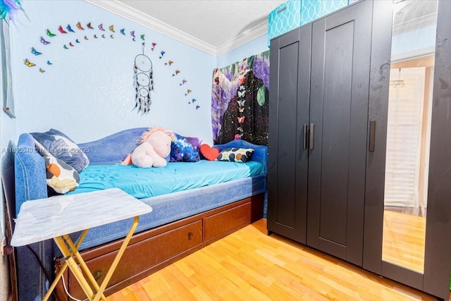1890 W 56th St Unit 1411, Hialeah, FL 33012 - bedroom with crown molding and wood finished floors