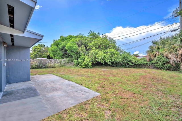 1408 9th St, West Palm Beach, FL 33401 - view of yard featuring a patio area