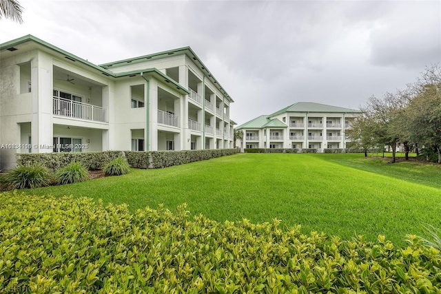 5300 NW 87th Ave Unit 1201, Doral, FL 33178 - view of home's community featuring a lawn