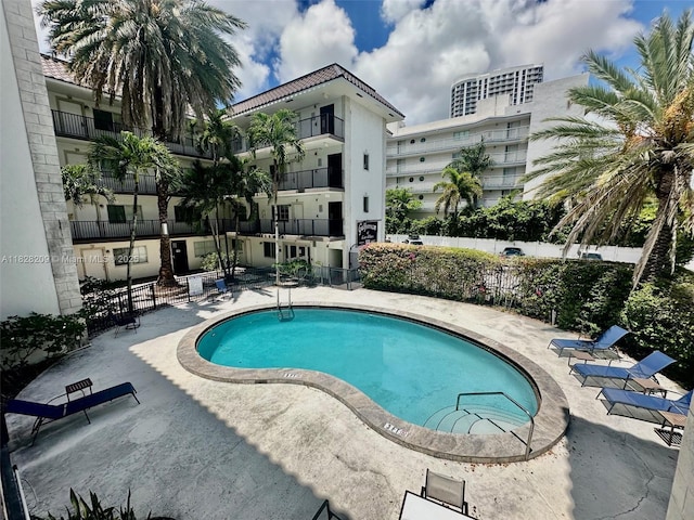 924 SE 2nd St Unit 9, Fort Lauderdale, FL 33301 - community pool featuring a patio area