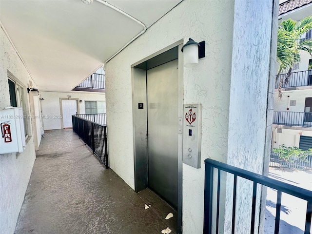 924 SE 2nd St Unit 9, Fort Lauderdale, FL 33301 - corridor with elevator