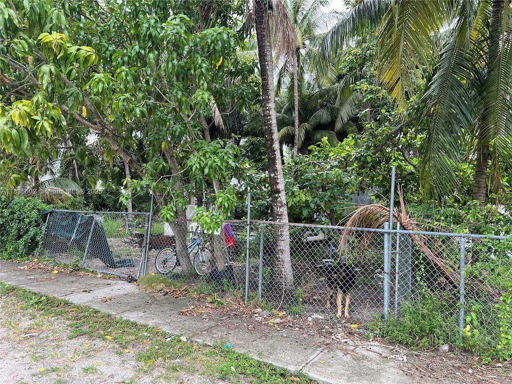 1455 NW 112th St, Miami, FL 33167