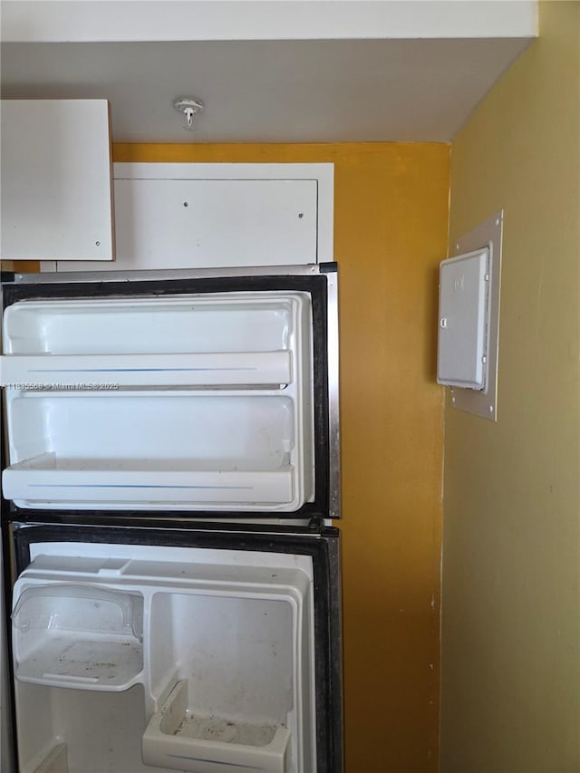 400 Kings Point Dr Unit 401, Sunny Isles Beach, FL 33160 - detailed view of fire sprinkler in ceiling