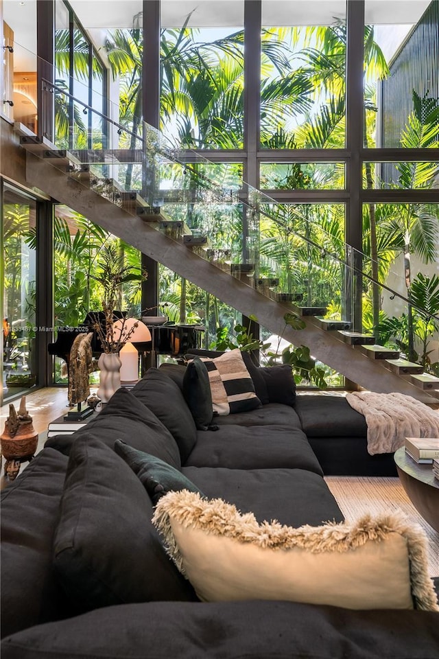 3910 Battersea Rd, Miami, FL 33133 - view of sunroom / solarium