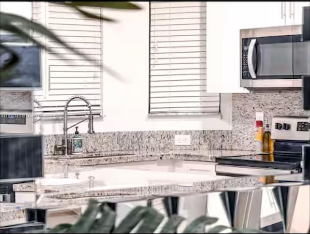 15441 SW 11th Ter, Miami, FL 33194 - photo 5