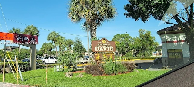 2846 S University Dr Unit 4308, Davie, FL 33328 - community / neighborhood sign with a lawn