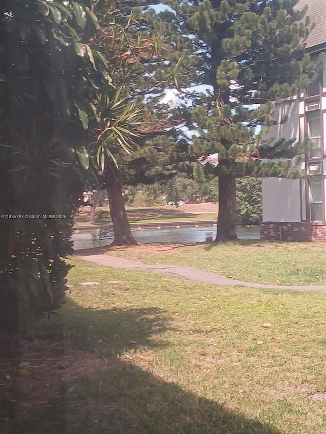 3750 Inverrary Dr Unit 1Z, Lauderhill, FL 33319 - view of grassy yard