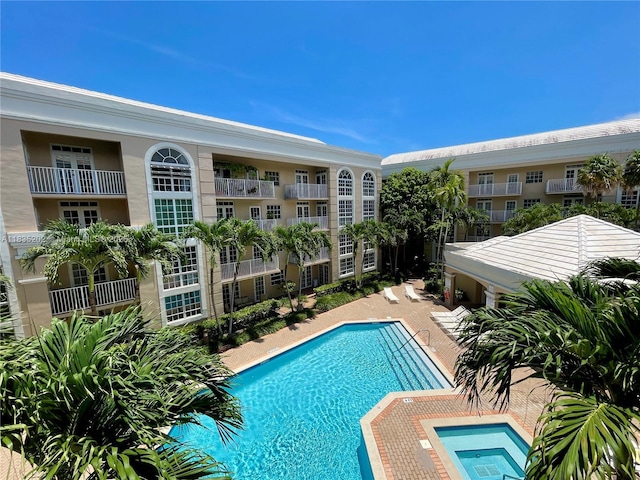 1280 S Alhambra Cir Unit 1310, Coral Gables, FL 33146 - view of community pool