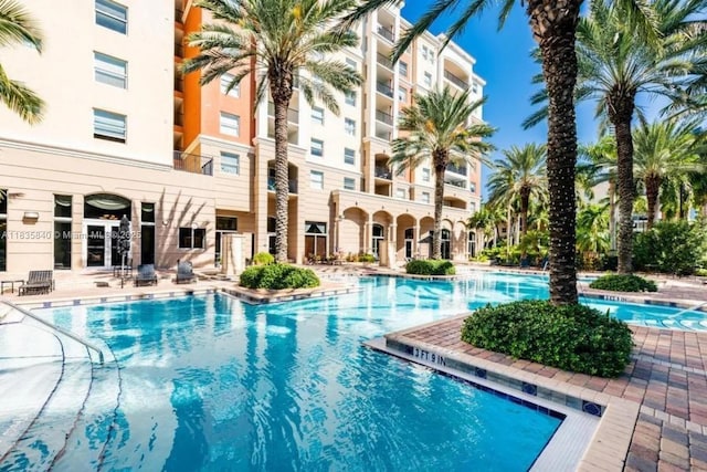 17125 N Bay Rd Unit 3105, Sunny Isles Beach, FL 33160 - view of community pool
