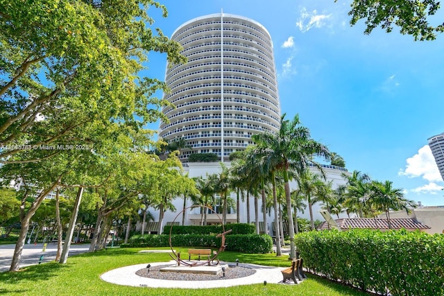 4100 Island Blvd Unit 701, Aventura, FL 33160 - view of property's community featuring a yard