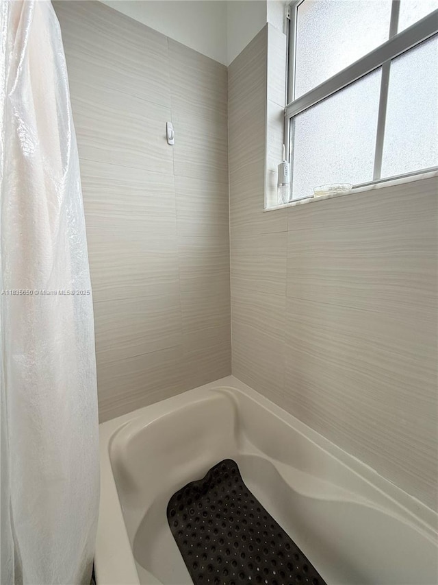 15260 SW 91st Ln, Miami, FL 33196 - full bath with shower / bath combo