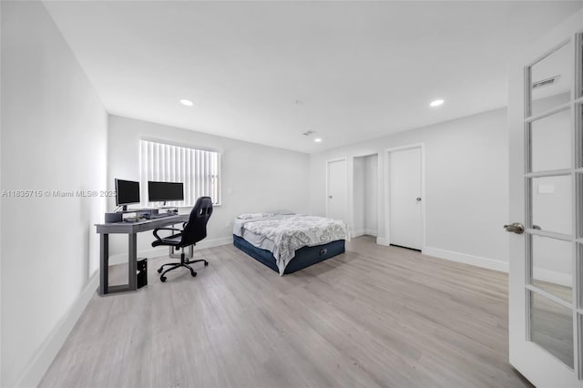 6637 NW 181st Ln, Hialeah, FL 33015 - bedroom featuring an office area, wood finished floors, and recessed lighting