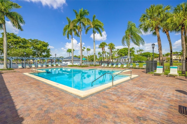 6637 NW 181st Ln, Hialeah, FL 33015 - view of community pool