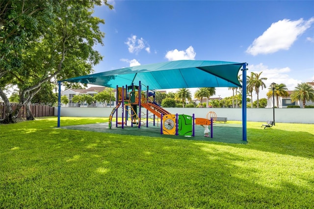 6637 NW 181st Ln, Hialeah, FL 33015 - view of community jungle gym