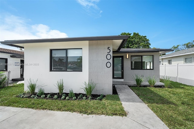 500 NW 7th Ct, Hallandale Beach, FL 33009 - view of front of house