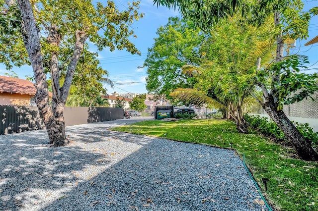 1260 SW 4th St, Miami, FL 33135 - view of yard