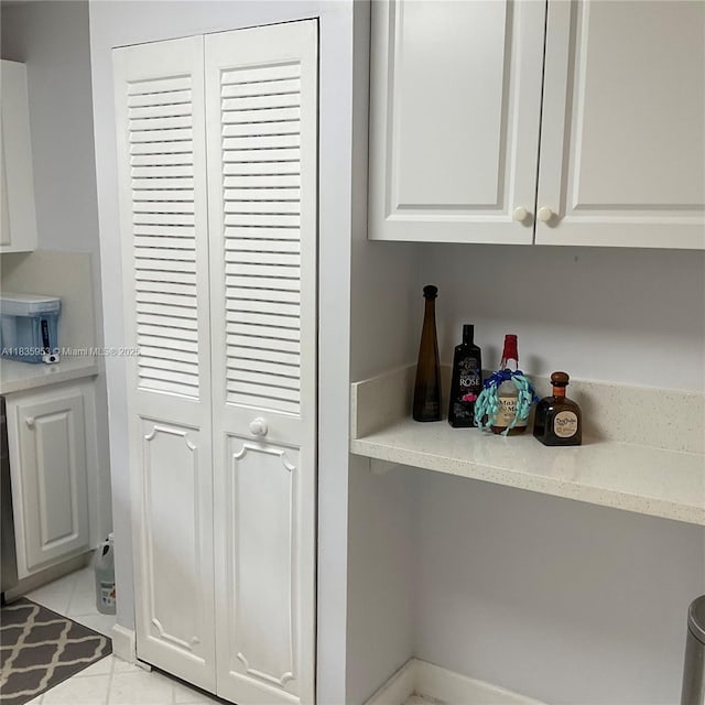 9201 Sunrise Lakes Blvd Unit 205, Sunrise, FL 33322 - detailed view of baseboards