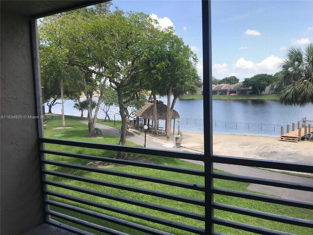 1101 Colony Point Cir Unit 206, Pembroke Pines, FL 33026 - photo 3