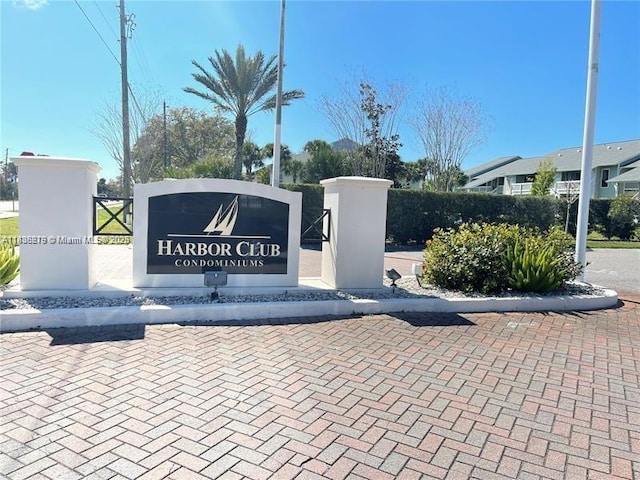455ALT 19 Unit 12, Palm Harbor, FL 34683 - photo 1
