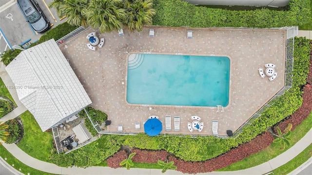 9614 NW 8th Cir, Plantation, FL 33324 - aerial view of a pool