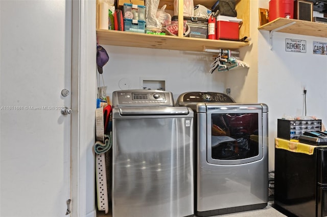 17476 SW 20th St, Miramar, FL 33029 - laundry room featuring washer and clothes dryer