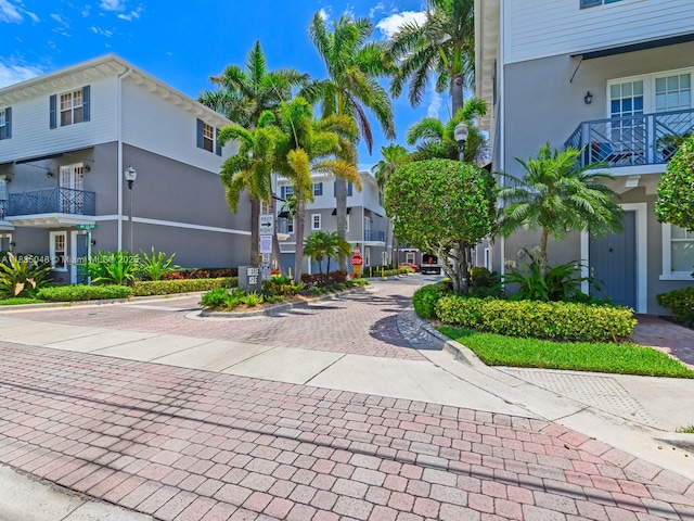 2249 NE 9th Ave, Wilton Manors, FL 33305 - view of home's community with a residential view