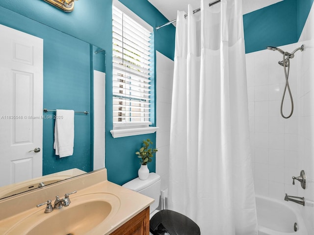 2249 NE 9th Ave, Wilton Manors, FL 33305 - full bath featuring vanity and shower / tub combo